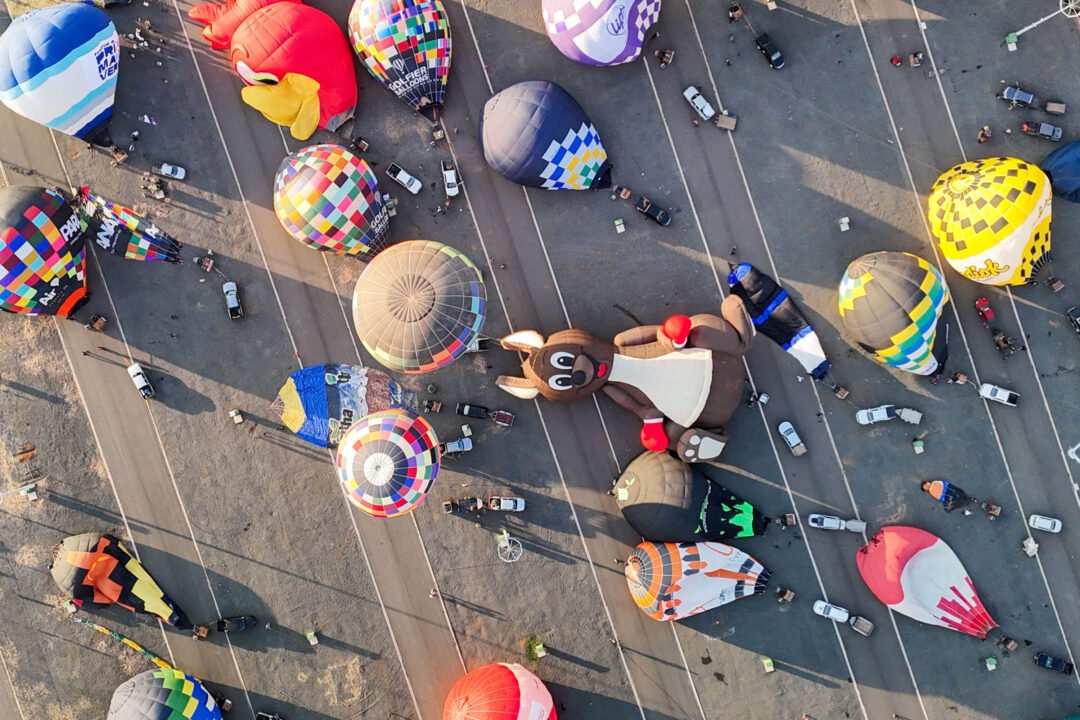 Com balões colorindo o céu, Castro dá as boas-vindas ao Festival da Primavera