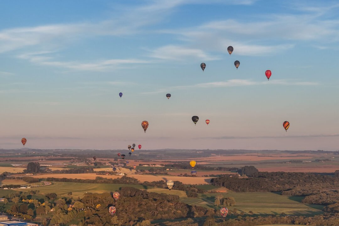Segunda maior copa de balonismo do Brasil movimenta turismo em Castro e região