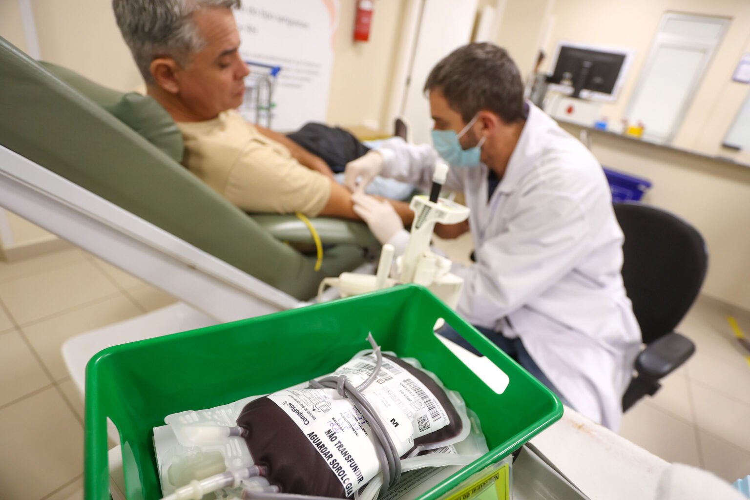 Hemepar solicita com urgência doações de sangue dos tipos O- e O+