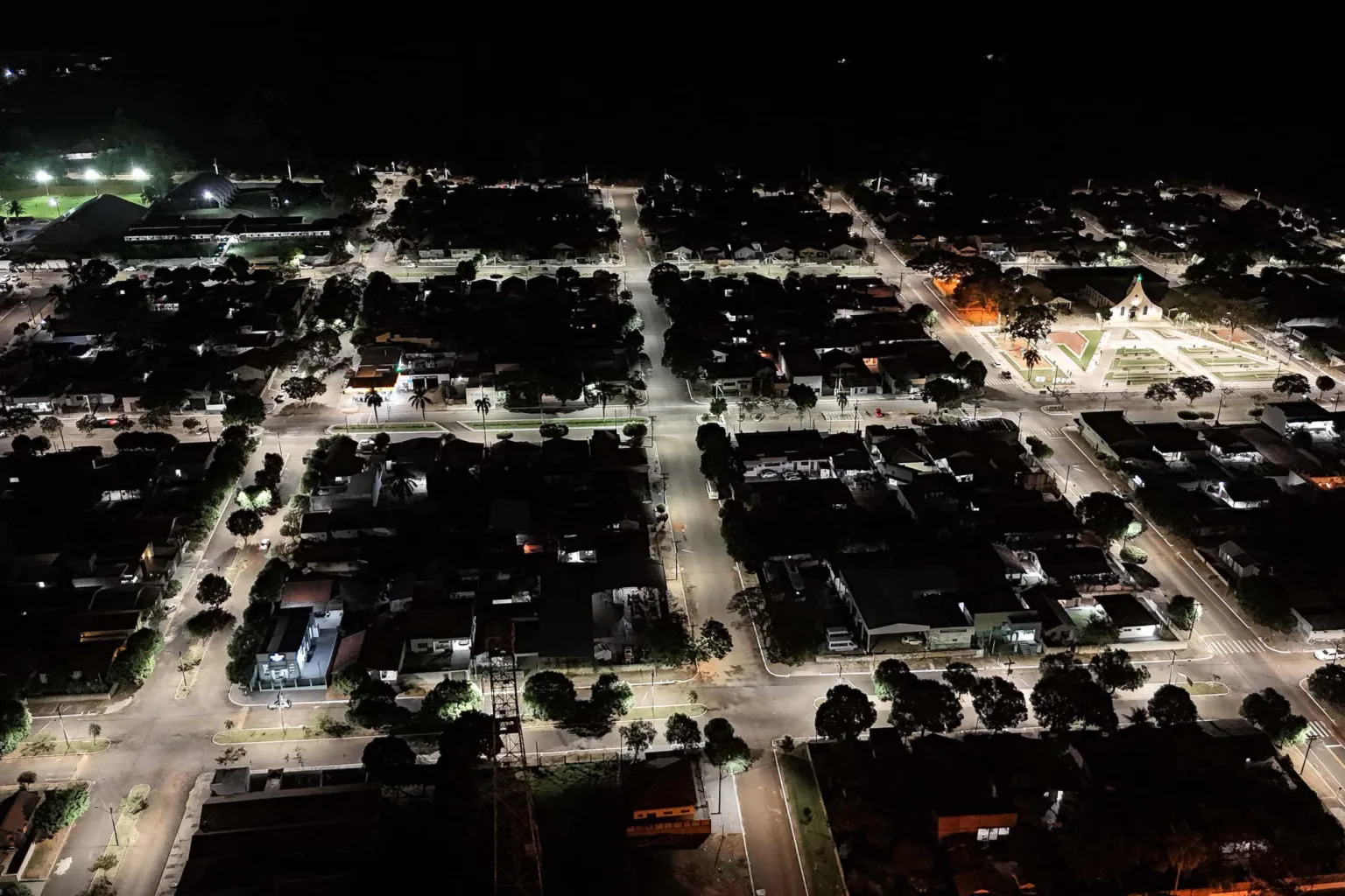 Troca de luminárias por LED economiza R$ 5,6 milhões para municípios