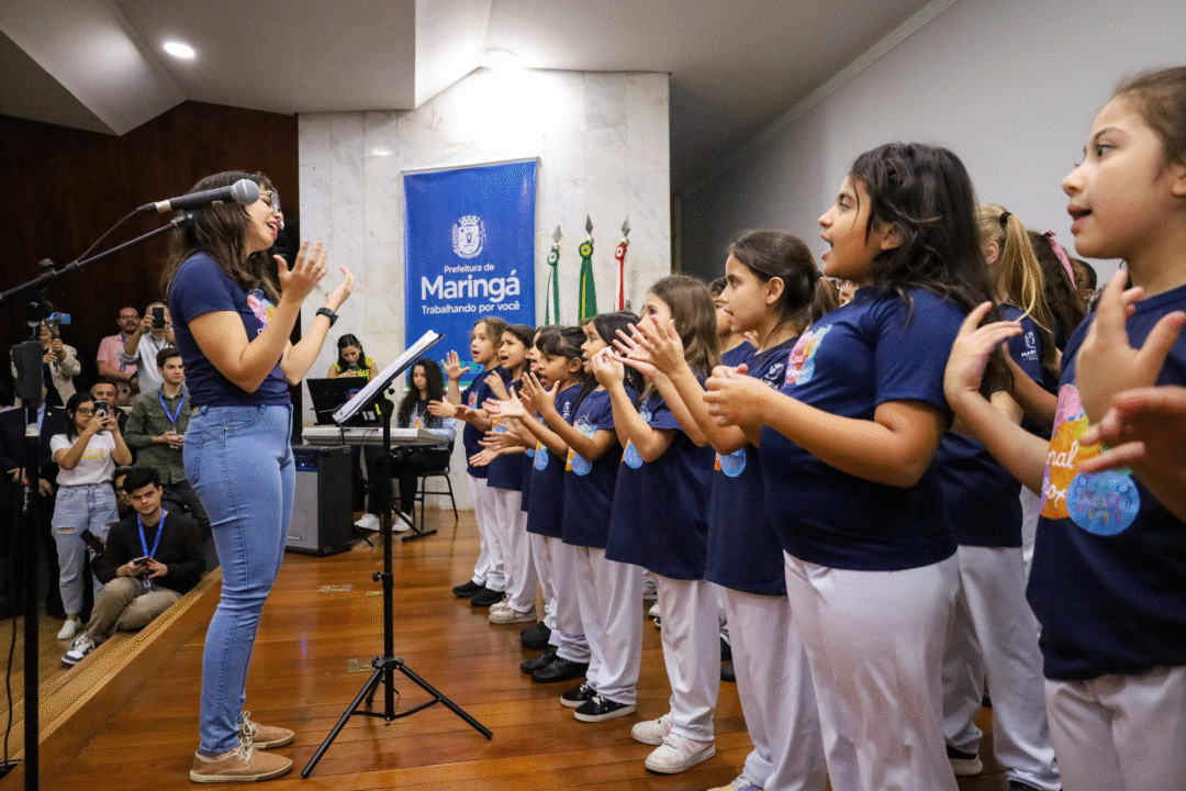Adriana Palmieri é empossada como secretária de Educação de Maringá