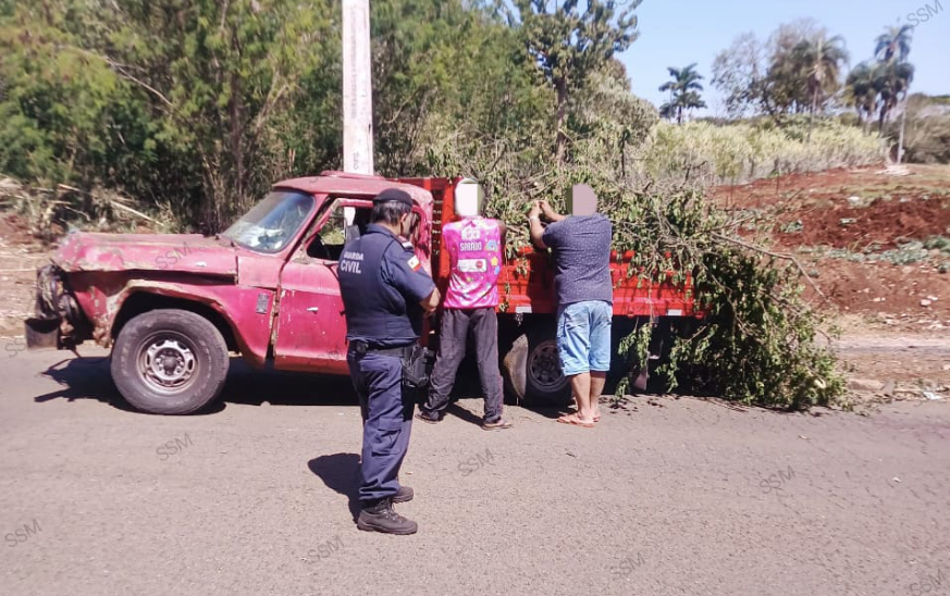 Guarda Civil de Maringá flagra descarte irregular no Jardim Império do Sol