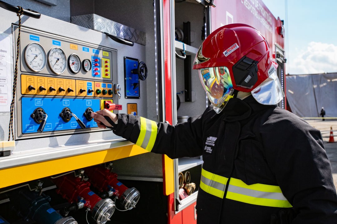 Portos do Paraná investe R$ 27 milhões em alta tecnologia para atendimento a emergências