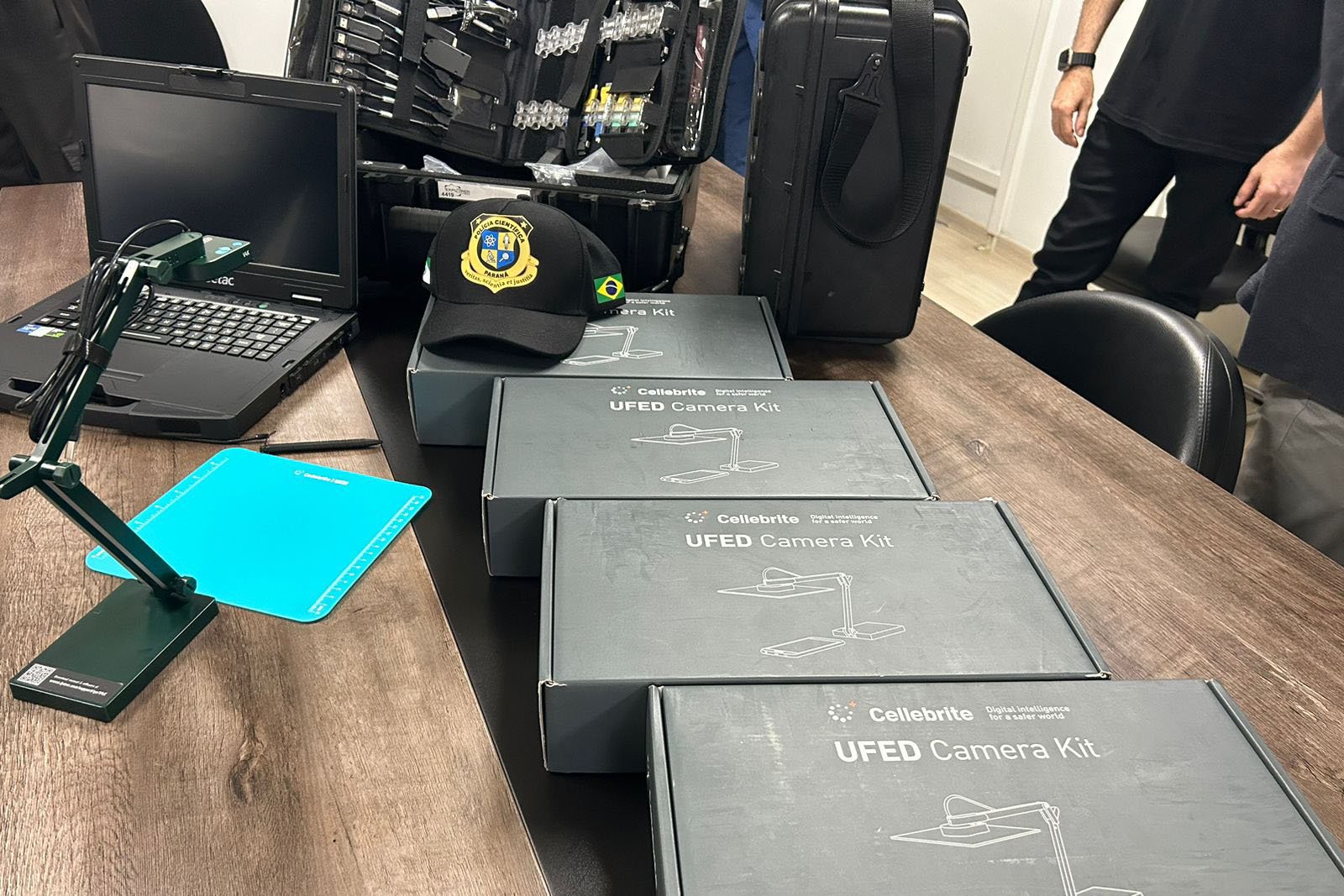 Polícia Científica do Paraná Reforça Investigação Digital com Novos Kits Cellebrite de R$1,2 Milhão