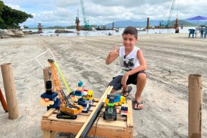 Felipe Benvinda Guszaki sonha ser engenheiro e cria réplica da Ponte de Guaratuba com brinquedos