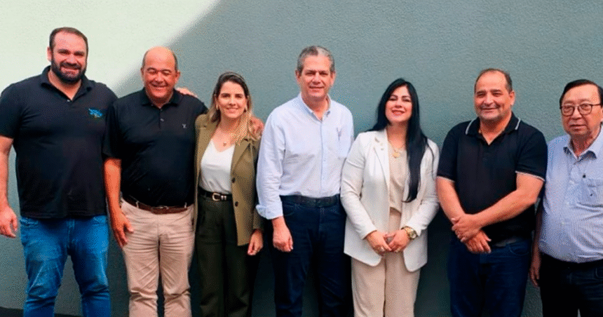o prefeito Silvio Barros, a presidente da Câmara, Majô, e os vereadores da base do PP — Odair fogueteiro, Gisele Bianchini, Bravin Júnior, William Gentil e Mário Hossokawa