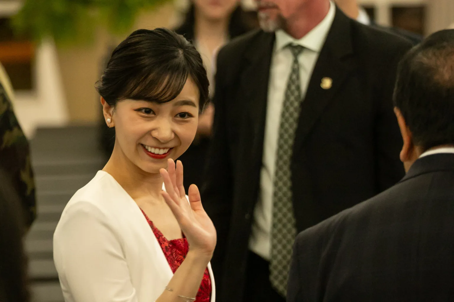 Princesa Kako de Akishino exalta memória dos imigrantes japoneses em visita a Maringá