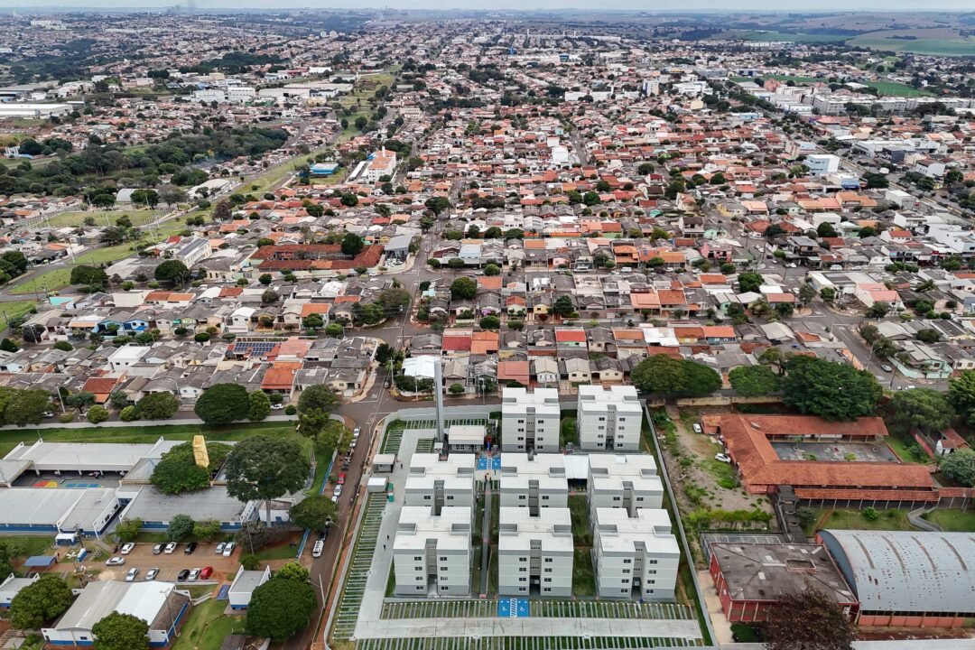Casa Fácil Paraná: Darci Piana entrega residencial com 128 apartamentos para atender famílias de Londrina