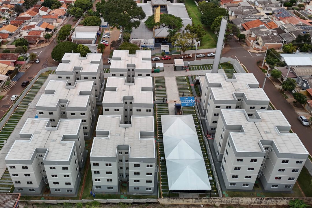 Casa Fácil Paraná: Darci Piana entrega residencial com 128 apartamentos para atender famílias de Londrina