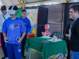 Futuro: Feira do Conhecimento amplia horizontes de alunos de colégio estadual
