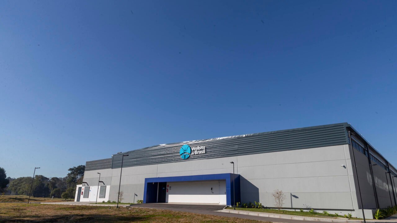 maior biofábrica de mosquitos do mundo de combate à dengue