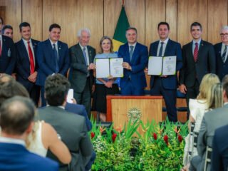 Concessões rodoviárias: com R$ 36 bilhões em obras, contratos dos lotes 3 e 6 das rodovias paranaenses são assinados