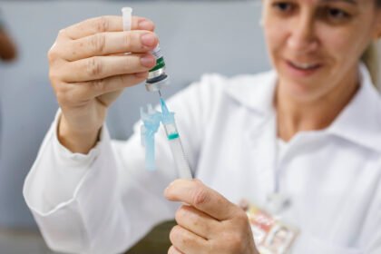 Vacinação Contra a Gripe no Terminal Urbano de Maringá Começa Nesta Terça