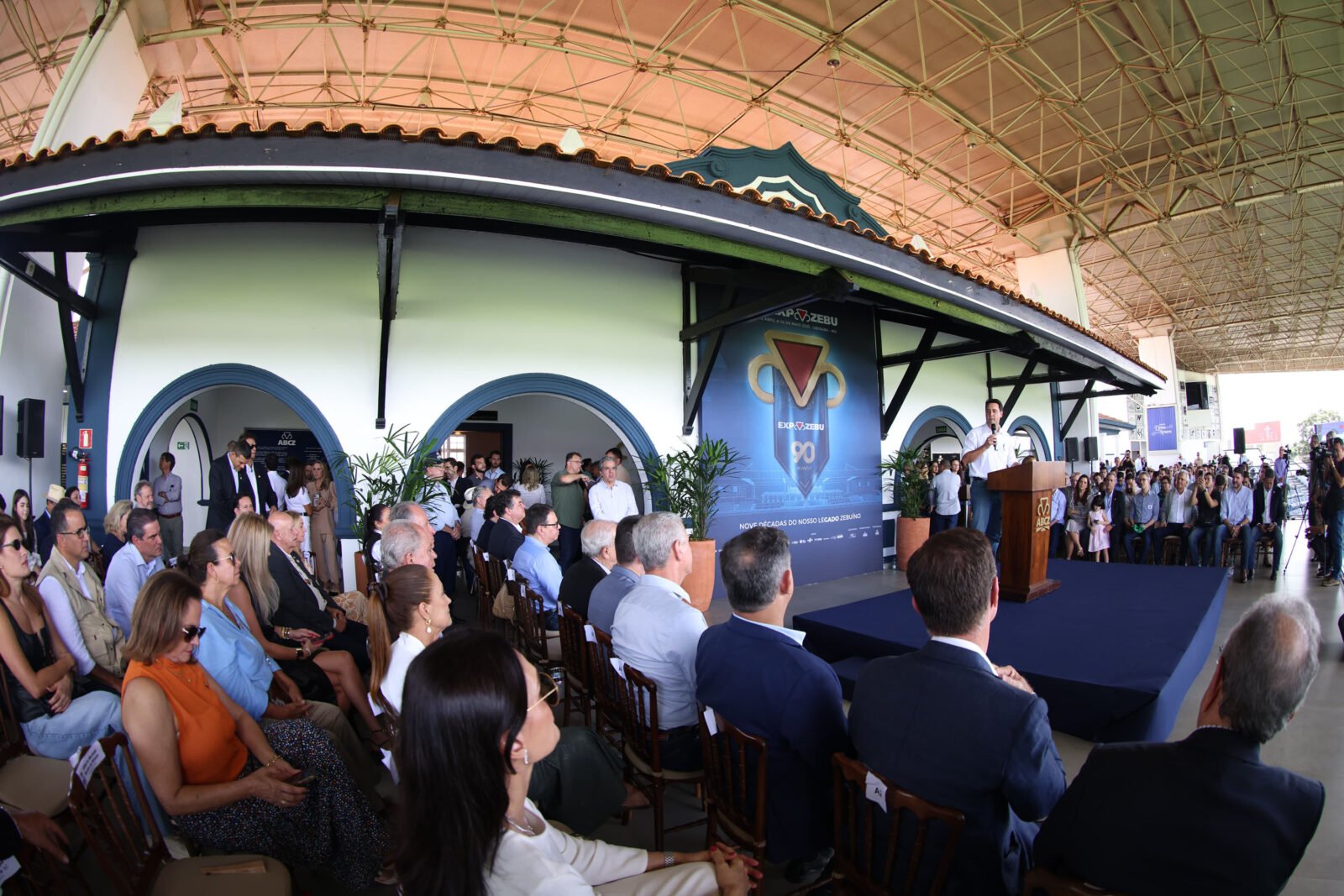 Paraná mostra força na pecuária durante a 90ª ExpoZebu em Minas Gerais