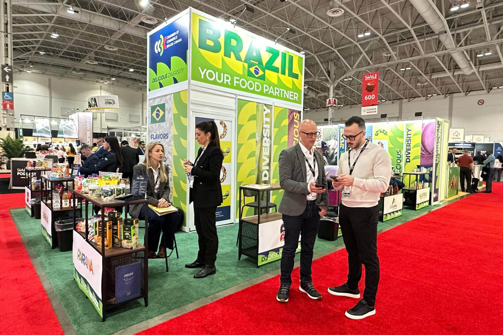 Invest Paraná apresenta produtos de 14 empresas paranaenses na Sial Canada