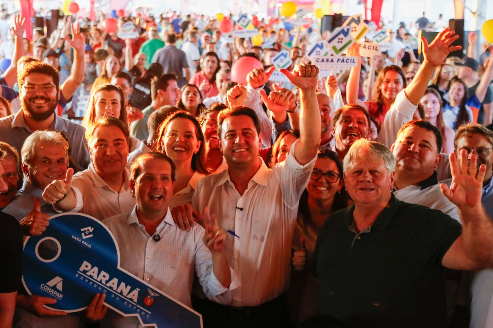 Ratinho Junior inaugura bairro planejado com 371 casas em Assis Chateaubriand