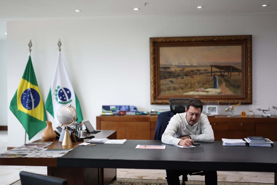 Paraná e Seis Estados Brasileiros Superam Dívidas com Caixa Positivo