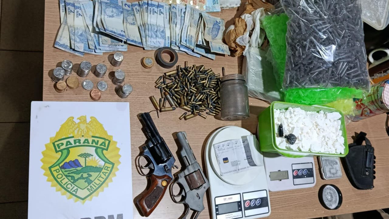 Polícia Militar apreende armas, uma tonelada de maconha e cigarros em ações no Interior do Estado