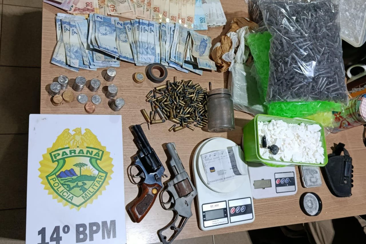 Polícia Militar apreende armas, uma tonelada de maconha e cigarros em ações no Interior do Estado