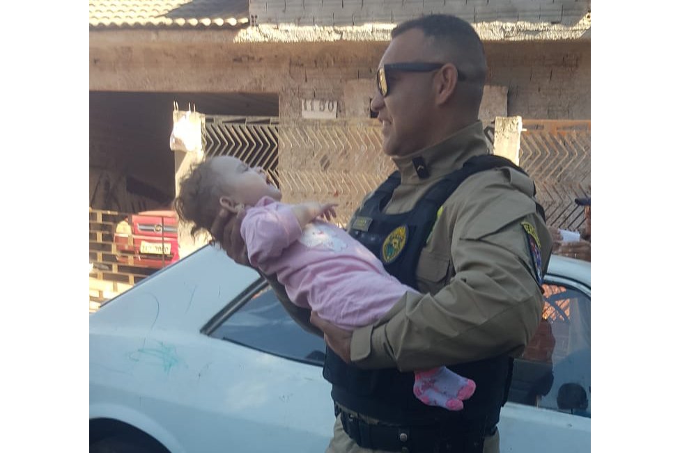 Equipe da Polícia Militar salva bebê que estava sem respirar em Sarandi