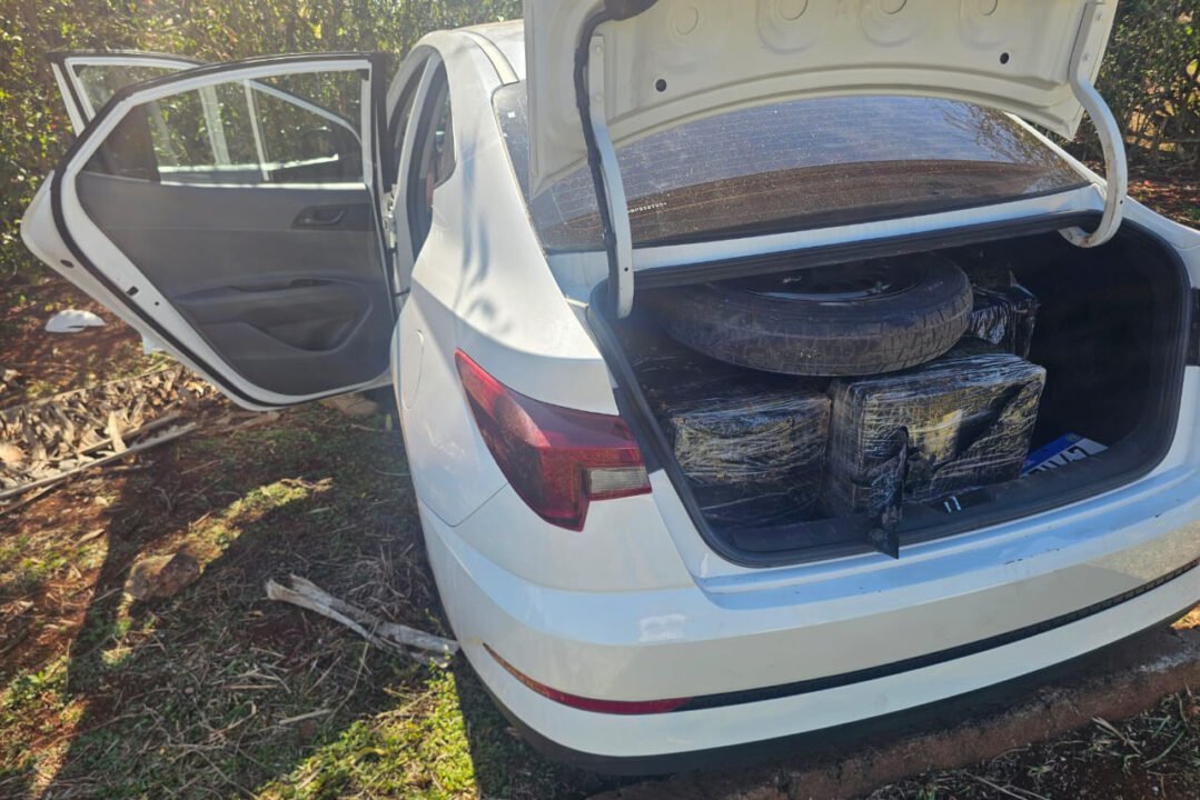 Perseguição na BR-277: Polícias Civil, Militar e Federal interceptam carro com 468 kg de drogas