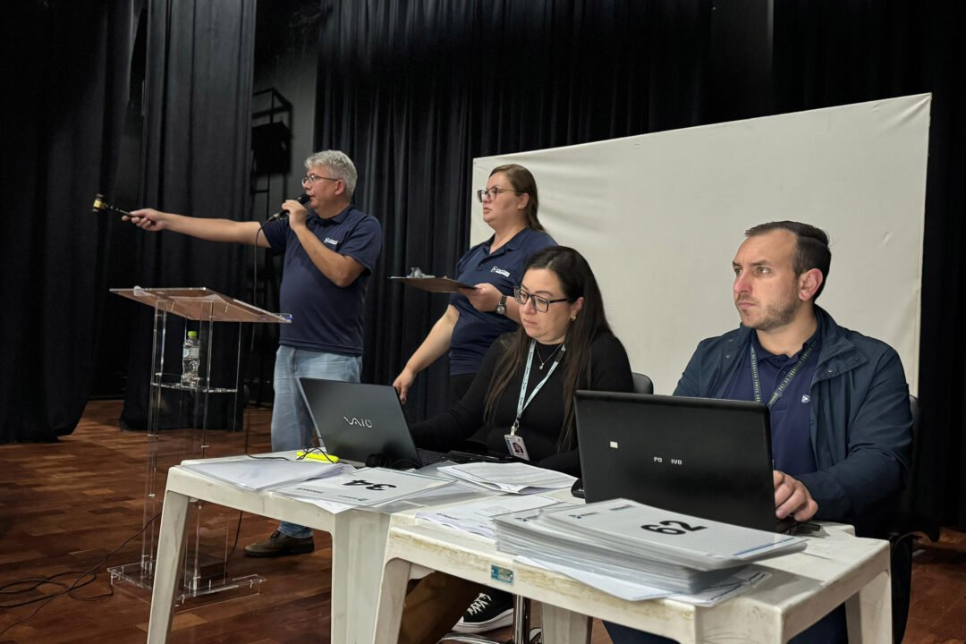 Detran-PR arrecada mais de R$ 4,8 milhões em leilões de veículos e materiais ferrosos